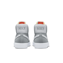 Load image into Gallery viewer, Nike SB - Blazer Mid
